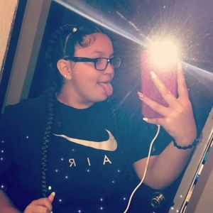 Meet your Posher, Angelina